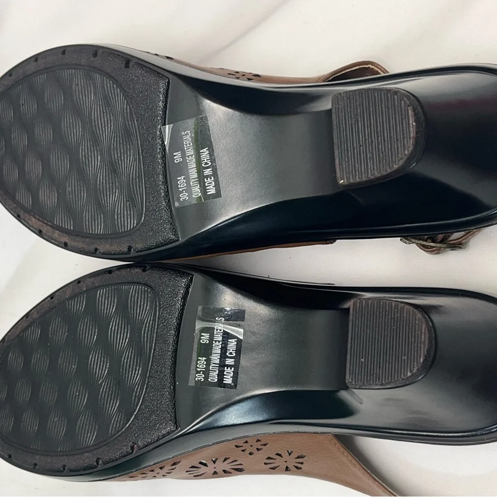 Easy Street Slingback Sandals Die Cut Leather Uppers 9 Kaley Tan‎ Brown New